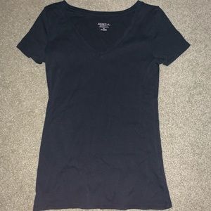 ⭐️Plain Black V-Neck⭐️